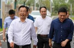 南浔区委书记夏坚定赴旧馆镇调研时走访尊龙人生就是搏